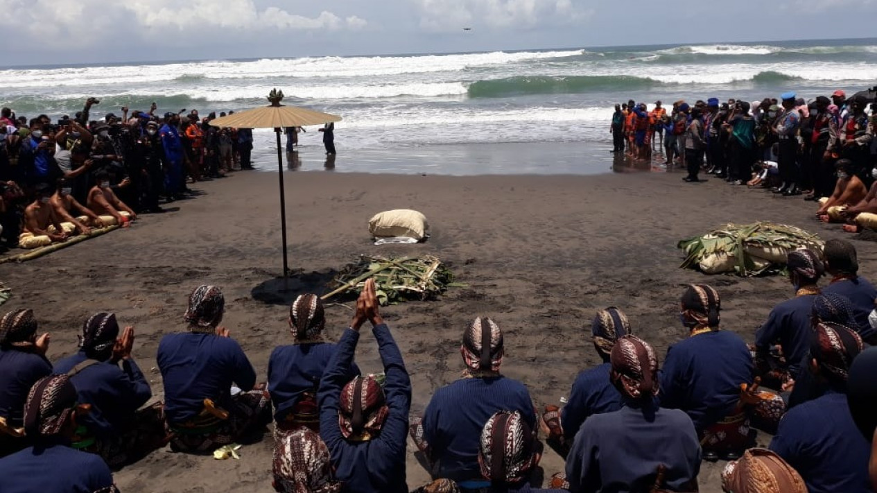 top 8+ pantai terdekat di yogyakarta dengan pemandangan yang menakjubkan!