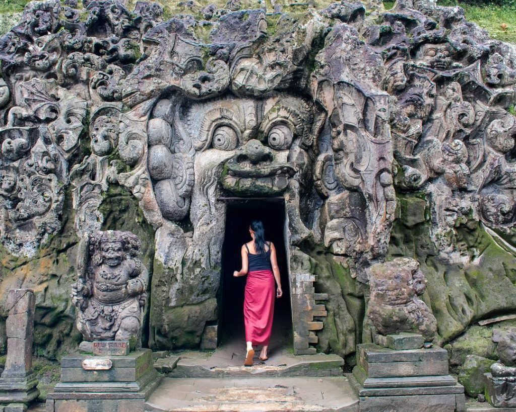 air terjun tegenungan, bali, bali bird & reptile park, bali safari & marine park, bali zoo, bukit jati waterboom, gianyar, goa gajah, pantai lebih gianyar, top 8+ tempat wisata terbaik di gianyar bali