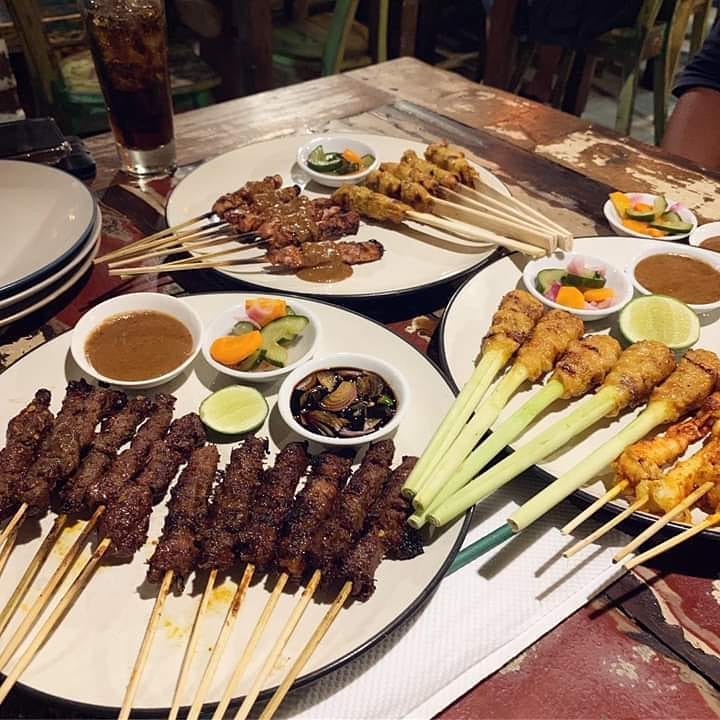 ayam bakar taliwang, bali, denpasar, gourmate sate house, kuta, nasi tekor, sanur, sop ikan warung mak ben, warung men wati, top 8+ wisata kuliner di bali yang ramai di kunjungi wisatawan