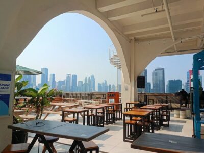 top 9+ pilihan cafe rooftop di jakarta selatan buat me-time