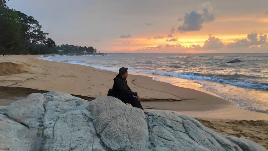 Top 9+ Wisata Pantai yang Cantik di Kalimantan Barat