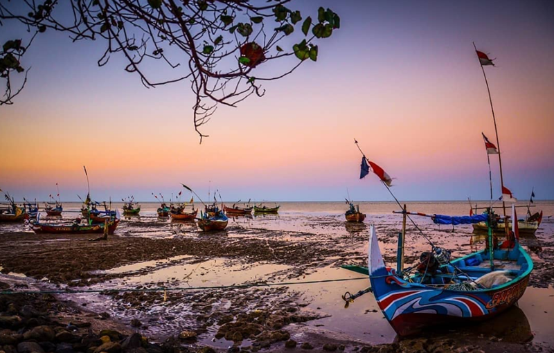 Wisata Pantai Idola Banyutowo di Pati Jawa Tengah - Sering Jalan