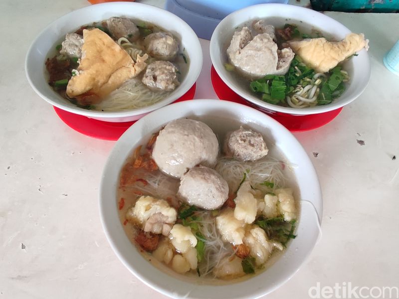 Bakso Pakde Wonogiri BCA, 1. Bakso Mas Kumis, 2. Bakso Jangkung, 3. Bakso Pakde BCA Puri, 4. Bakso Markus, 5. Bakso Akim (Bakso Bawang Goreng), 6. Bakso A Kiaw 99, 7. Bakso JWR, 8. Bakso Aan, 10. Bakso H. Mas Nur