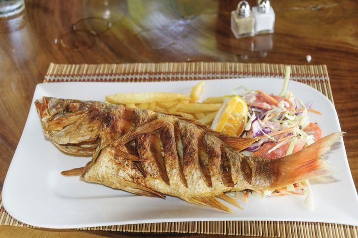 5 Cara Menggoreng Ikan agar Tidak Lengket, Renyah dan Garing
