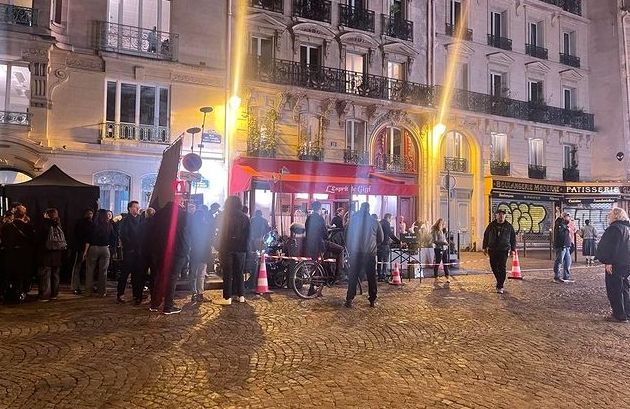 5 Fakta Terra Nera, Restoran Ikonik 'Emily In Paris' yang Populer, 1. Terra Nera dalam Emily In Paris, 2. Berjuang Demi Bintang Michelin, 3. Hidangan Italia Jadi Menu Andalan, 4. Lokasi Terra Nera, 5. Restoran yang Menjadi Destinasi Wisata