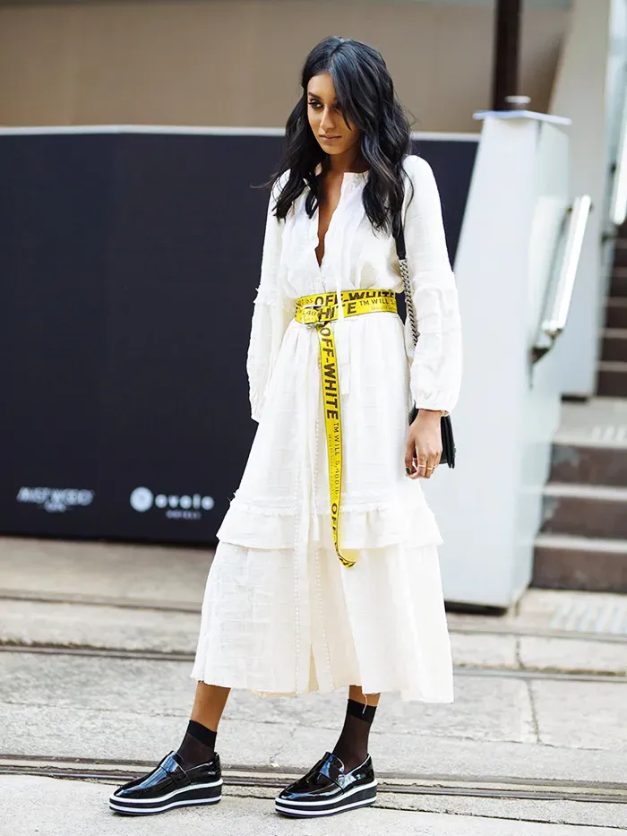 5 model ikat pinggang wanita untuk dress dan tips padu-padannya, 1. Obi belt, 2. Tas pinggang, 3. Big buckle belt, 4. Ikat pinggang statement , 5. Ikat pinggang kulit klasik