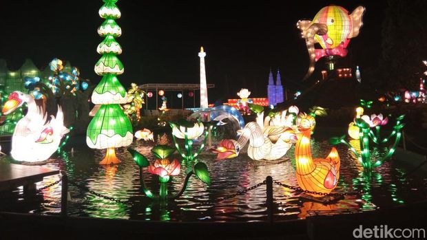 Batu Night Spectacular (BNS), 1. Batu Love Garden (Baloga), 2. Batu Wonderland, 3. Coban Talun, 4. Jatim Park, 5. Batu Night Spectacular (BNS)