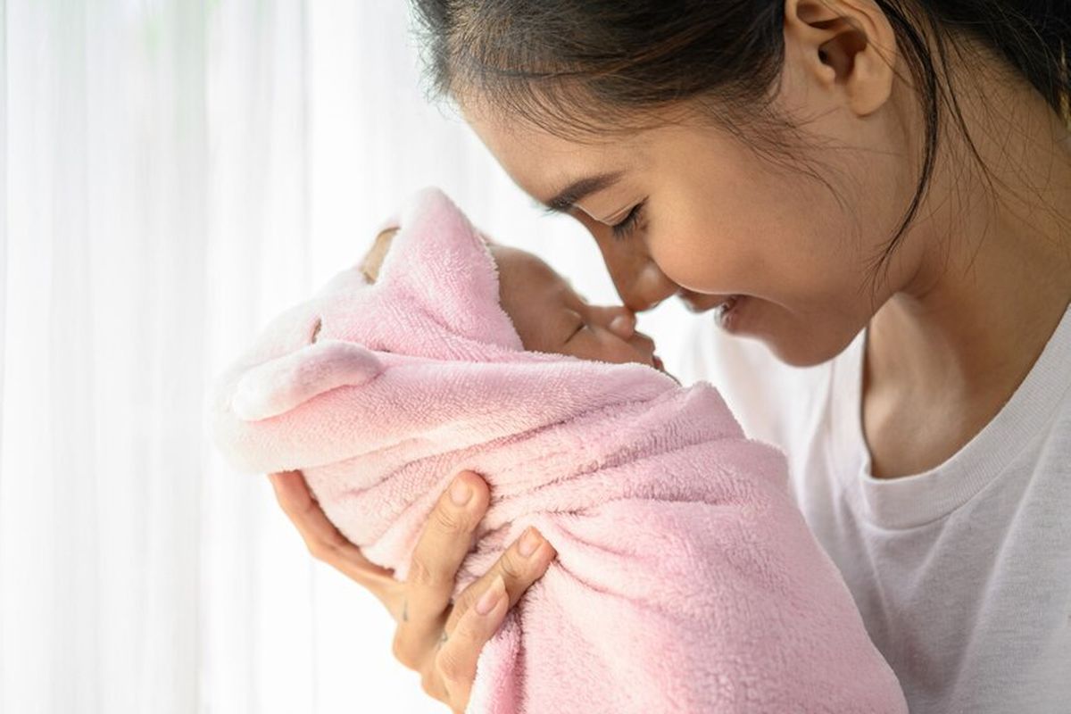 8 Tips Berbusana buat Ibu Baru agar Tampil Lebih Percaya Diri