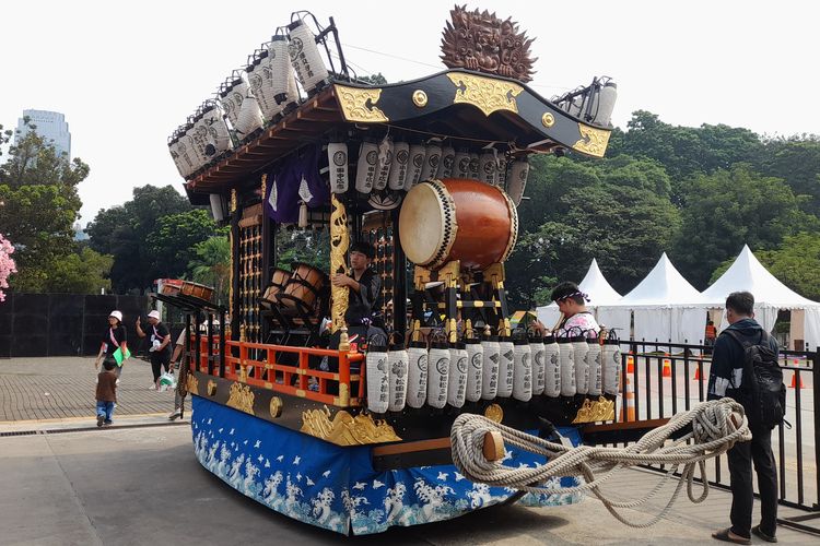 Festival Jak-Japan Matsuri 2024 digelar selama dua hari hingga Minggu (15/9/2024) di Plaza Parkir Timur, Gelora Bung Karno (GBK), Senayan, Jakarta Pusat., 1. Beli tiket daring atau langsung di loket, 2. Simak jadwal kegiatannya, 3. Bawa topi atau payung, 4. Datang sore hari, 5. Icip kuliner khas Jepang, 6. Naik transportasi umum, 7. Datang bersama teman, 8. Patuhi aturan Jak-Japan Matsuri 2024, 9. Bertanya di stan informasi