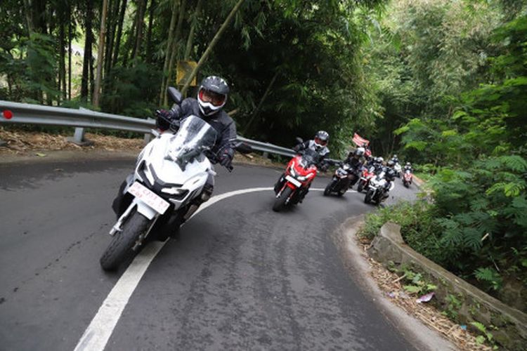 Begini Cara Belok Kanan Agar Tidak Kagok, Pemotor Pemula Wajib Paham