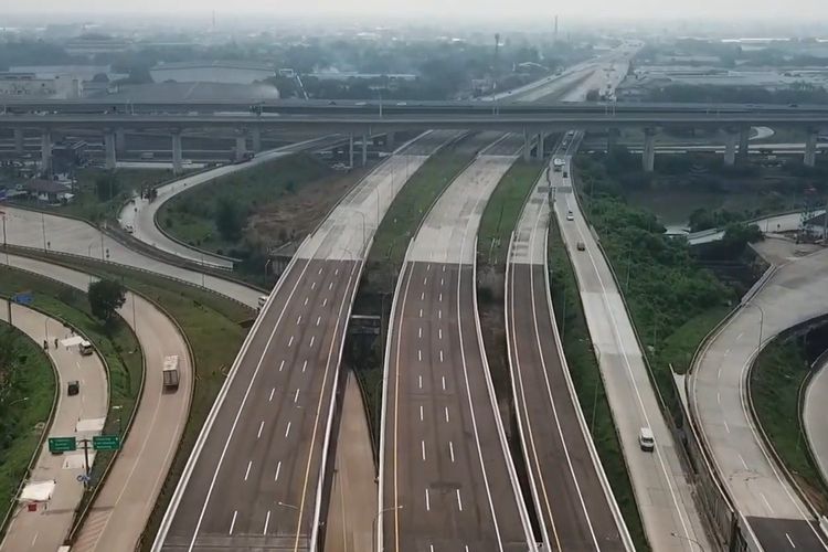 Bertemu Lane Hogger di Jalan Tol, Apa yang Harus Dilakukan?