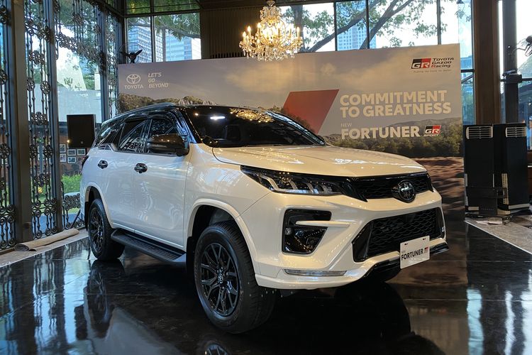 Bikin Tampilan New Fortuner VRZ Jadi GR Sport, Sekian Harganya