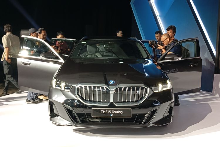 BMW i5 Touring Resmi Sapa Milyarder Indonesia
