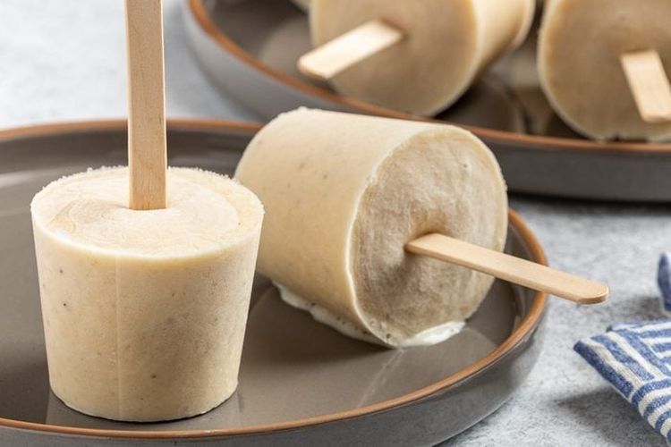 Cara Membuat Es Loli Pisang untuk Camilan Anak