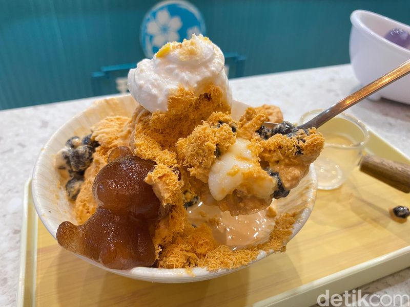 Furawa Cafe, kafe dessert di Gading Serpong yang tawarkan menu toast hingga kakigori, Populer Sejak 2022, Menu Furawa Cafe, Kakigori Thai Tea yang Manis Legit, Bear Bath yang lucu hingga Matcha Toast Legit, Furawa Cafe