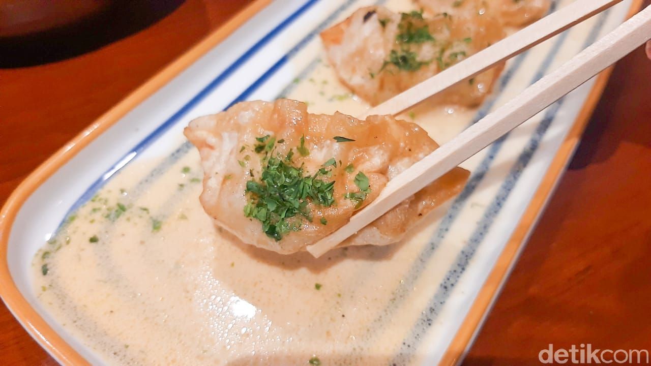 Futago: Ada Gyoza dan Creamy Miso Udon Enak, Konsep Kedai Kecil Seperti di Jepang, Harus Rela Antre, Menu yang Ditawarkan, Creamy Miso Udon, Brisket Don, Gyoza Cream