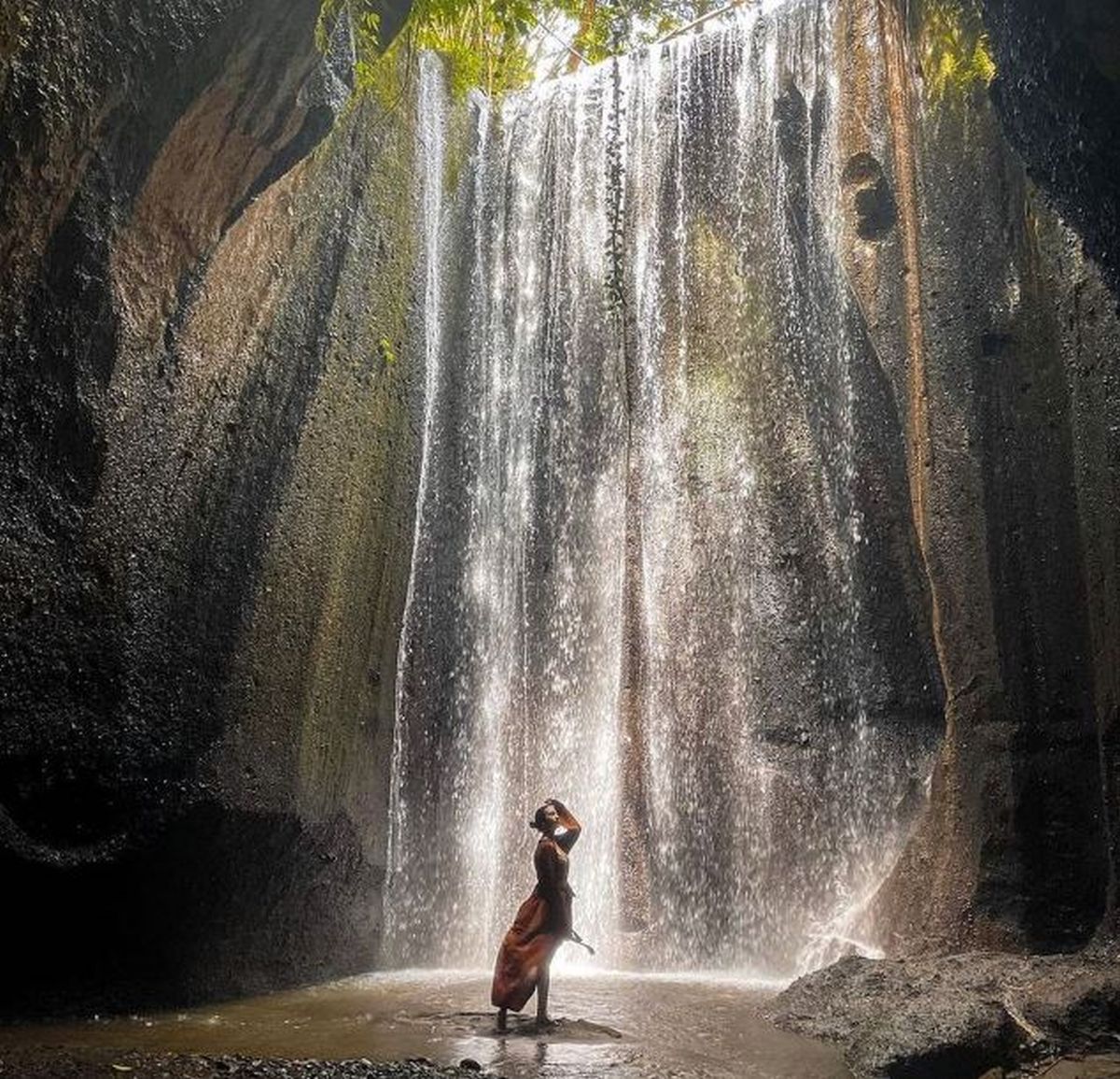 Intip Pesona Air Terjun Tukad Cepung, Hidden Gem di Pulau Dewata