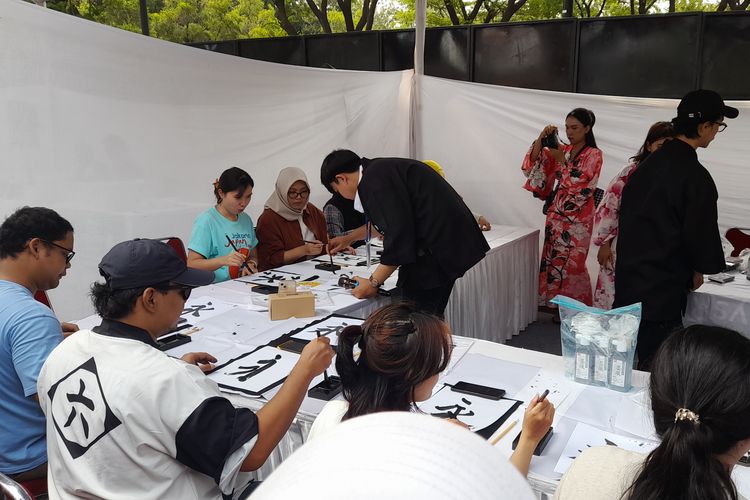 Festival Jak-Japan Matsuri 2024 digelar selama dua hari hingga Minggu (15/9/2024) di Plaza Parkir Timur, Gelora Bung Karno (GBK), Senayan, Jakarta Pusat.