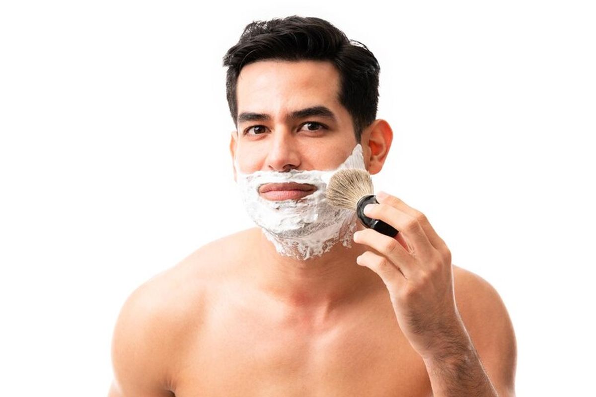 Jangan Asal, Ini 3 Cara Mencukur Kumis dan Janggut Sendiri di Rumah