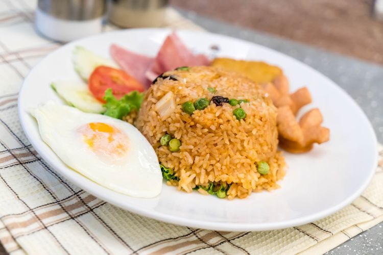 Jangan Buang Nasi Sisa, Bikin Nasi Goreng Sayuran untuk Bekal