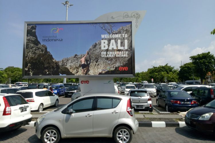 Jangan Simpan Barang-Barang Ini di Mobil Saat Cuaca Panas