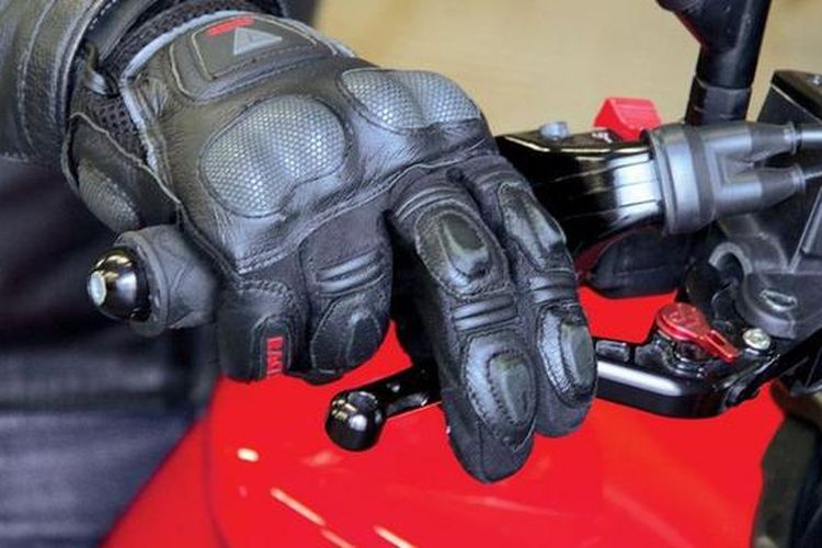 Kebiasaan Pengereman yang Harus Dihindari Pengendara Motor