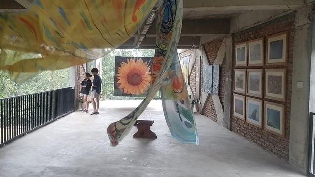 Mampir ke Semesta Gallery, Melihat Karya Seni Sekaligus Spot Foto Estetik