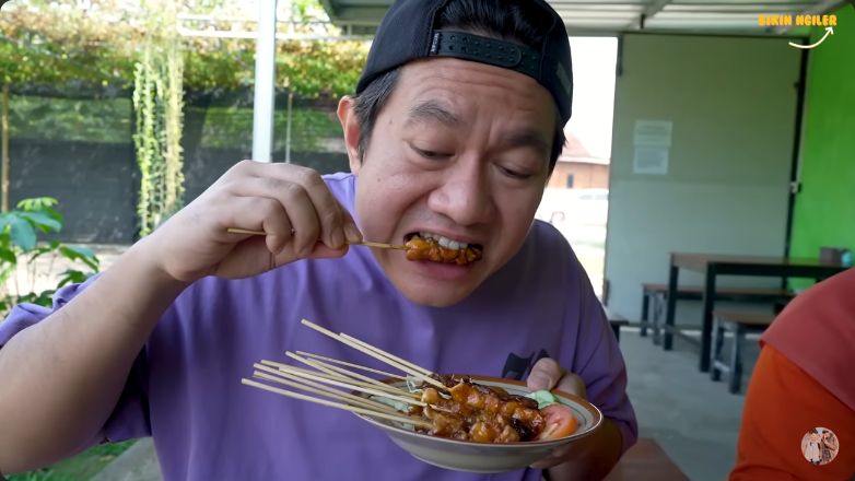melki bajaj kulineran di yogyakarta, 1. Nasi Pecel Gudeg Kuning, 2. Mangut Lele Mbok Marto Ijoyo, 3. Sate Kelinci Maknum Kalasan, 4. Nasi Langgi Pak Man, 5. Hikaru Roti Bluder Susu Jogja