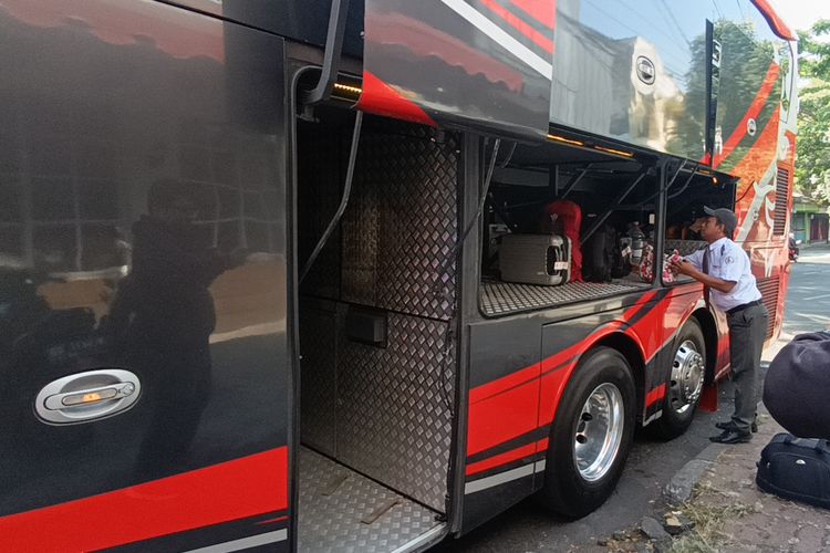 Bus PO Juragan 99 Trans Gundam