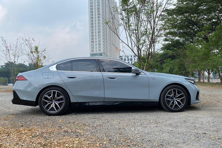 Mengulas Desain BMW 520i M Sport