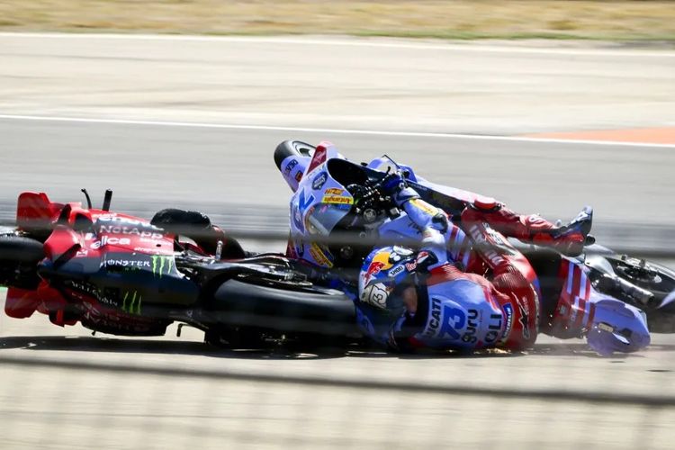 Minta Maaf, Bagnaia Mengaku Salah Menuduh Alex Marquez