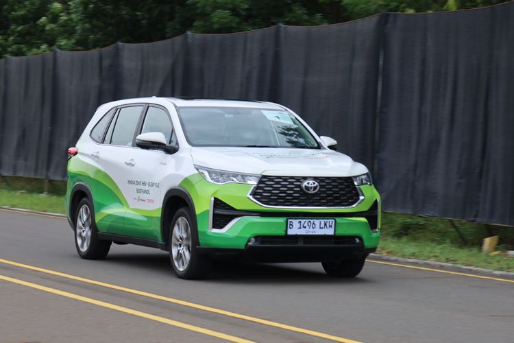 Toyota Kijang Innova Zenix Hybrid FFV