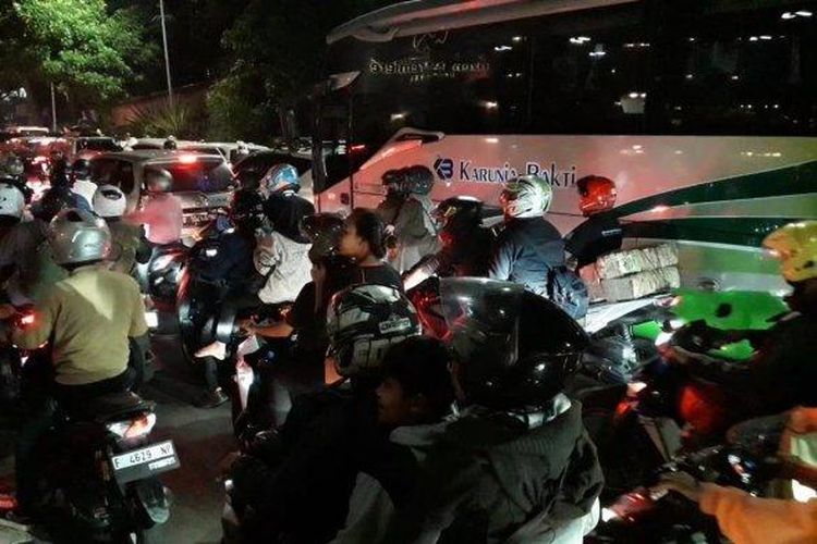 Penyebab Macet Parah di Puncak | Sinyal Hyundai Creta N Line Meluncur di Indonesia | Bus Dream Coach PO Semeru Single Glass Resmi Meluncur