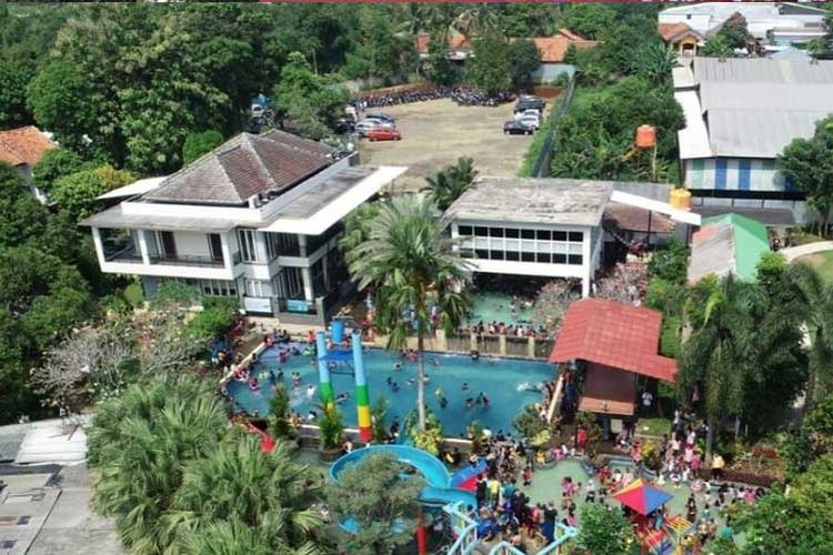 Ilustrasi kolam renang yang ada di Pondok Zidane, Depok.