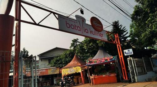 Batavia Kuliner, 1. Taman BKT, 2. Batavia Kuliner, 3. Taman Kota Jakarta Garden City, 4. Old Shanghai Sedayu City, 5. Taman Ria Rio, 6. Taman Abdurrahman, 7. Taman Piknik, 8. Taman Bambu, 9. Pura Aditya Jaya, 10. Taman Apung