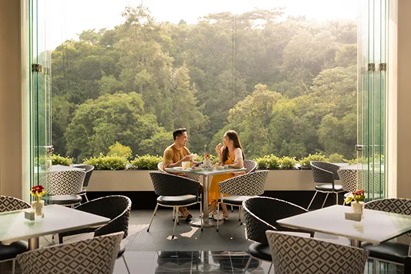 top 7+ rekomendasi hotel tempat dinner romantis di bandung, 2. GH Universal Hotel Bandung, 3. The Gaia Hotel, 6. Padma Hotel Bandung, 7. Holiday Inn Bandung Pasteur