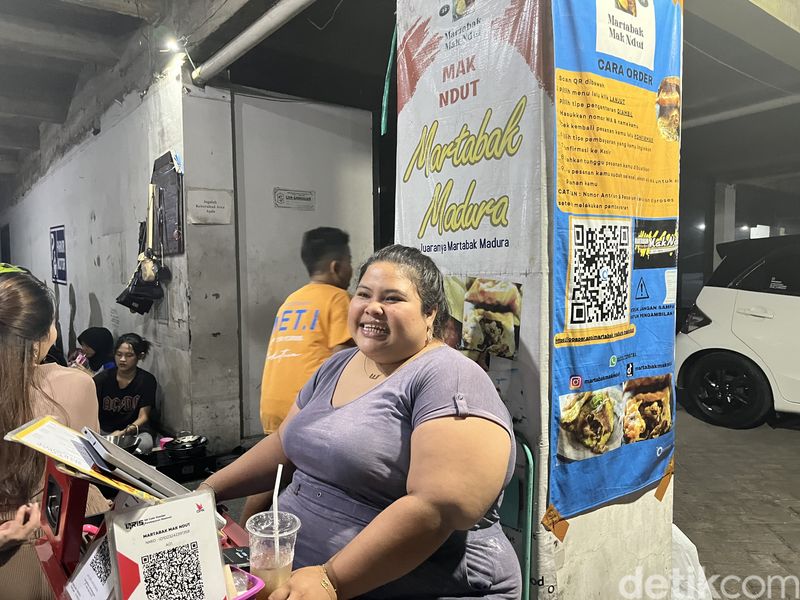 Viral! Martabak Madura 'Mak Ndut' Rp 3.000 yang Gurih Padat Isiannya