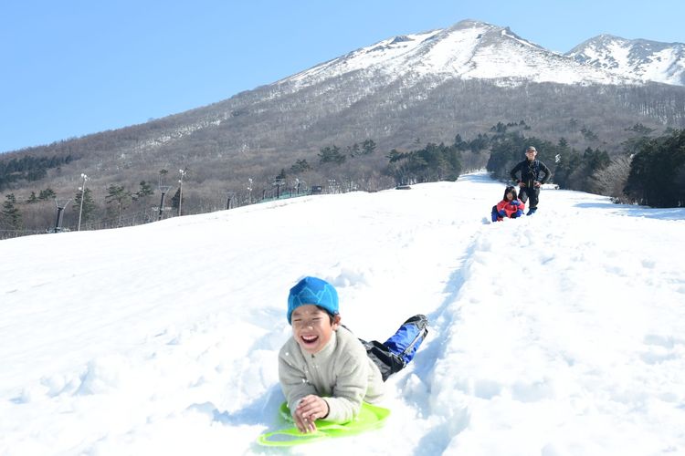 Pemandangan saat musim salju di area ski Gunung Daisen, Tottori, Jepang., 1. Wisata musim semi, 2. Wisata musim panas, 3. Wisata musim gugur, 4. Wisata musim dingin